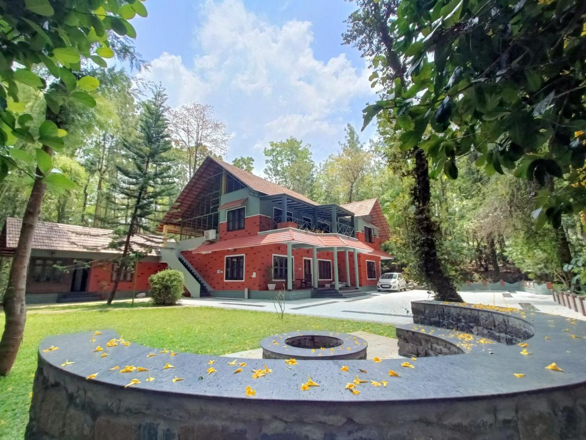 Adrak Mountain Mist Forest Resort Pulpally Bagian luar foto