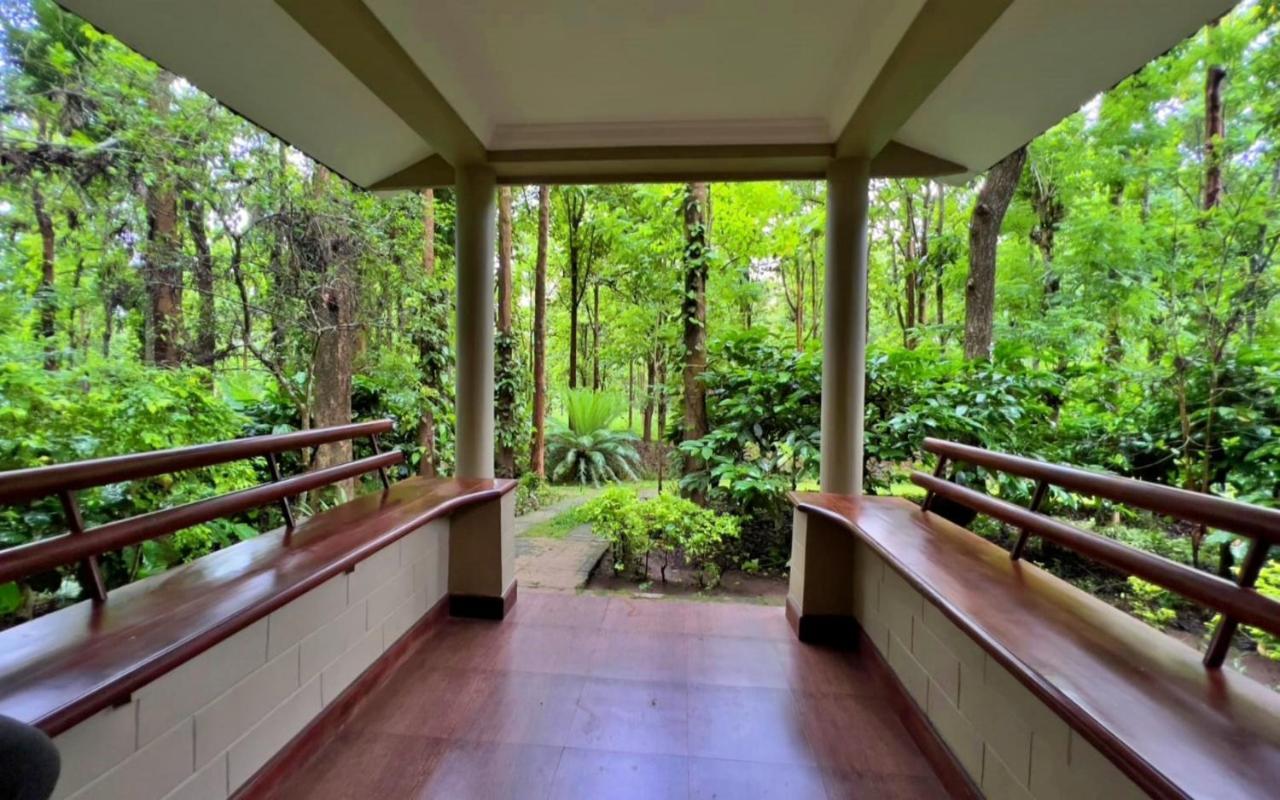 Adrak Mountain Mist Forest Resort Pulpally Bagian luar foto