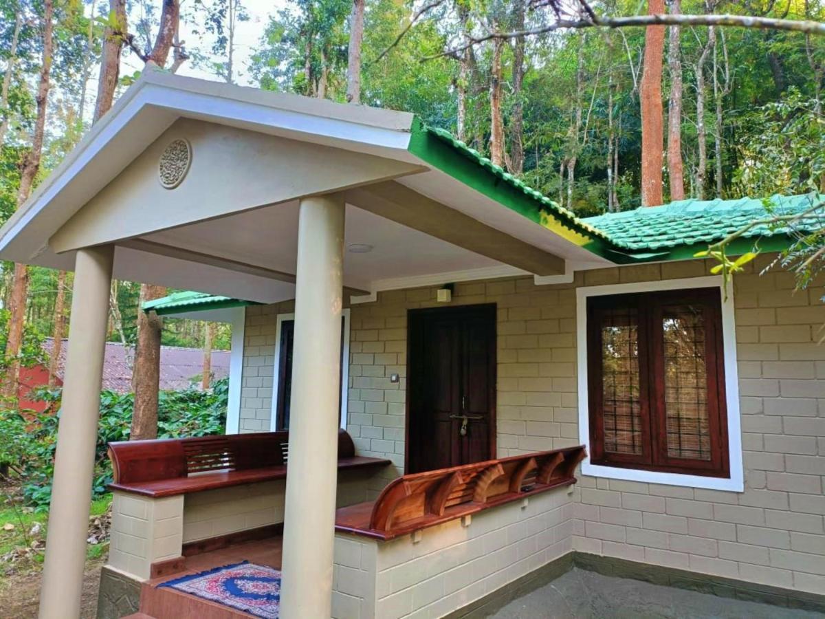 Adrak Mountain Mist Forest Resort Pulpally Bagian luar foto